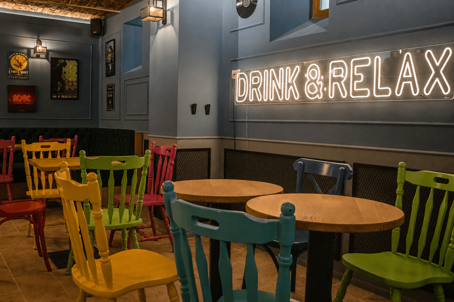 Interiorul The Vibe Pub