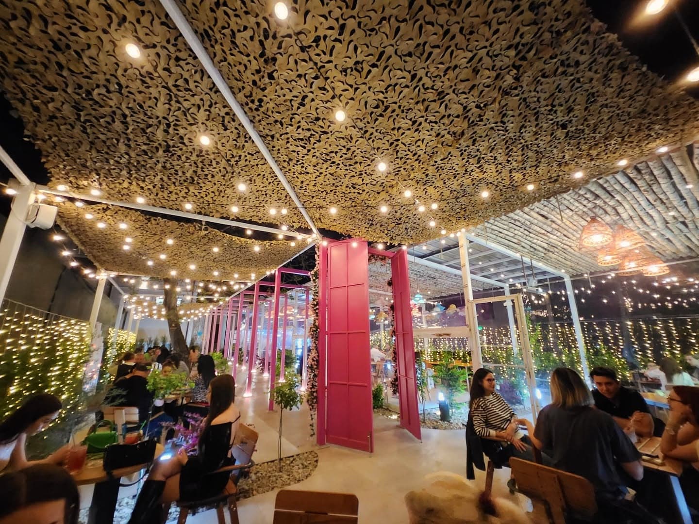 Moment de pe Terasa The Garden