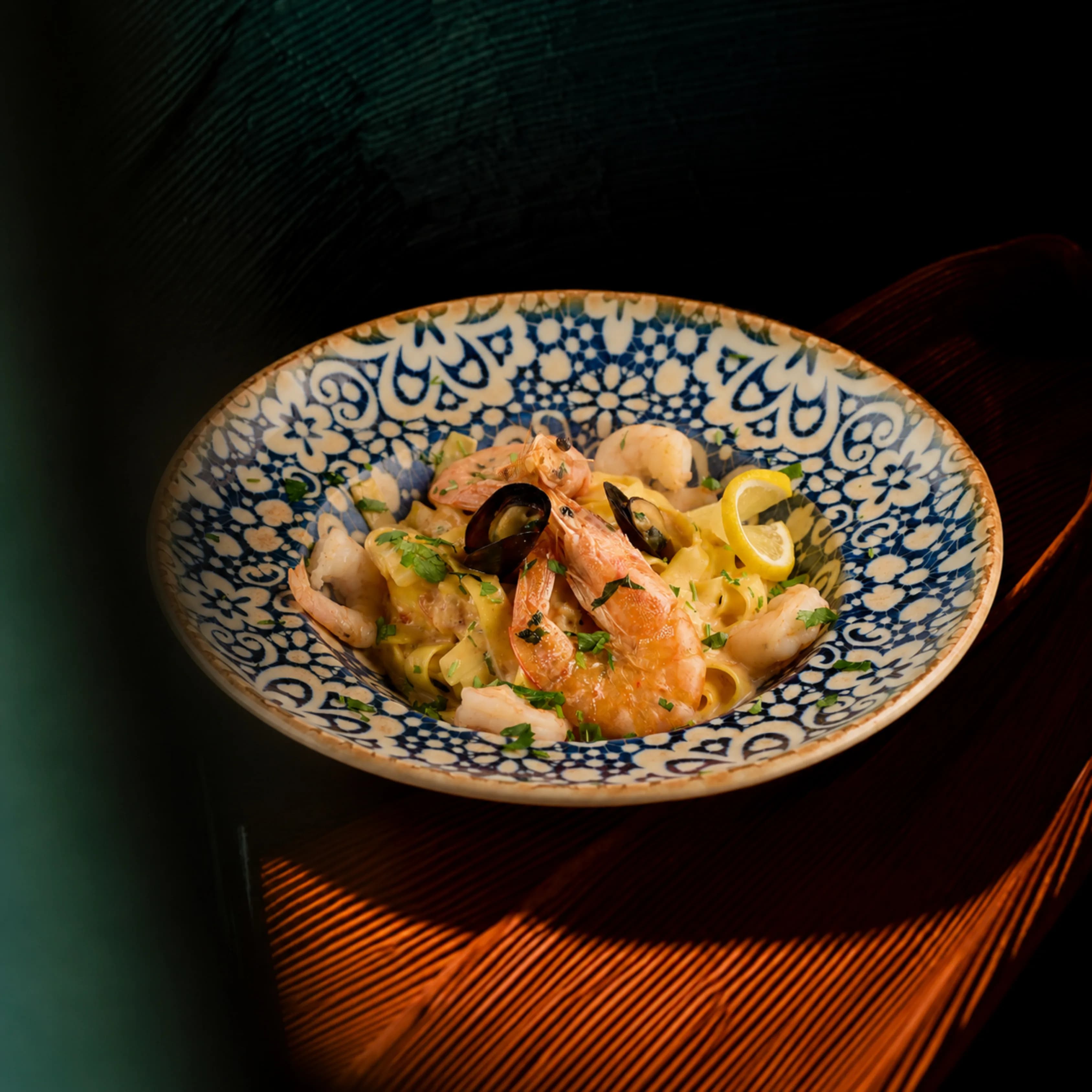 Paste cu fructe de mare la Dine & Wine